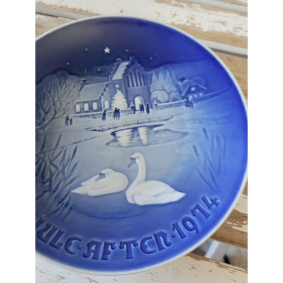 B&g Christmas‎ in the village swan Denmark plate bl - Picture 3 of 3